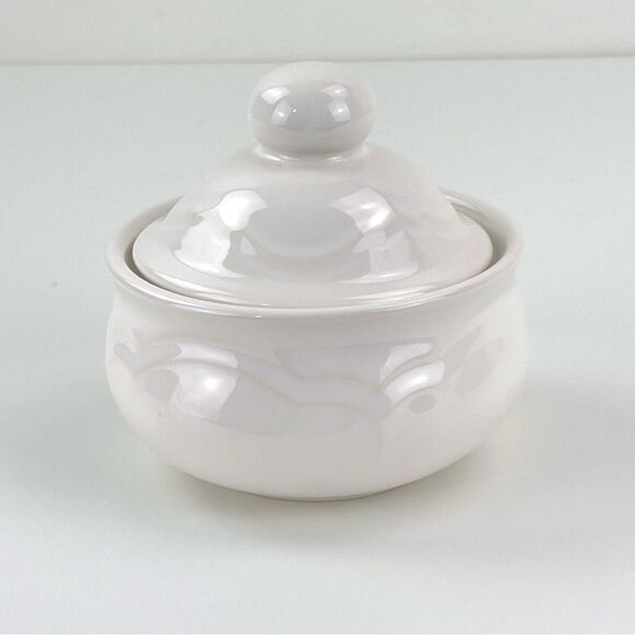 Vintage Pfaltzgraff Gazebo White Sugar Bowl With Lid - Picture 1 of 9